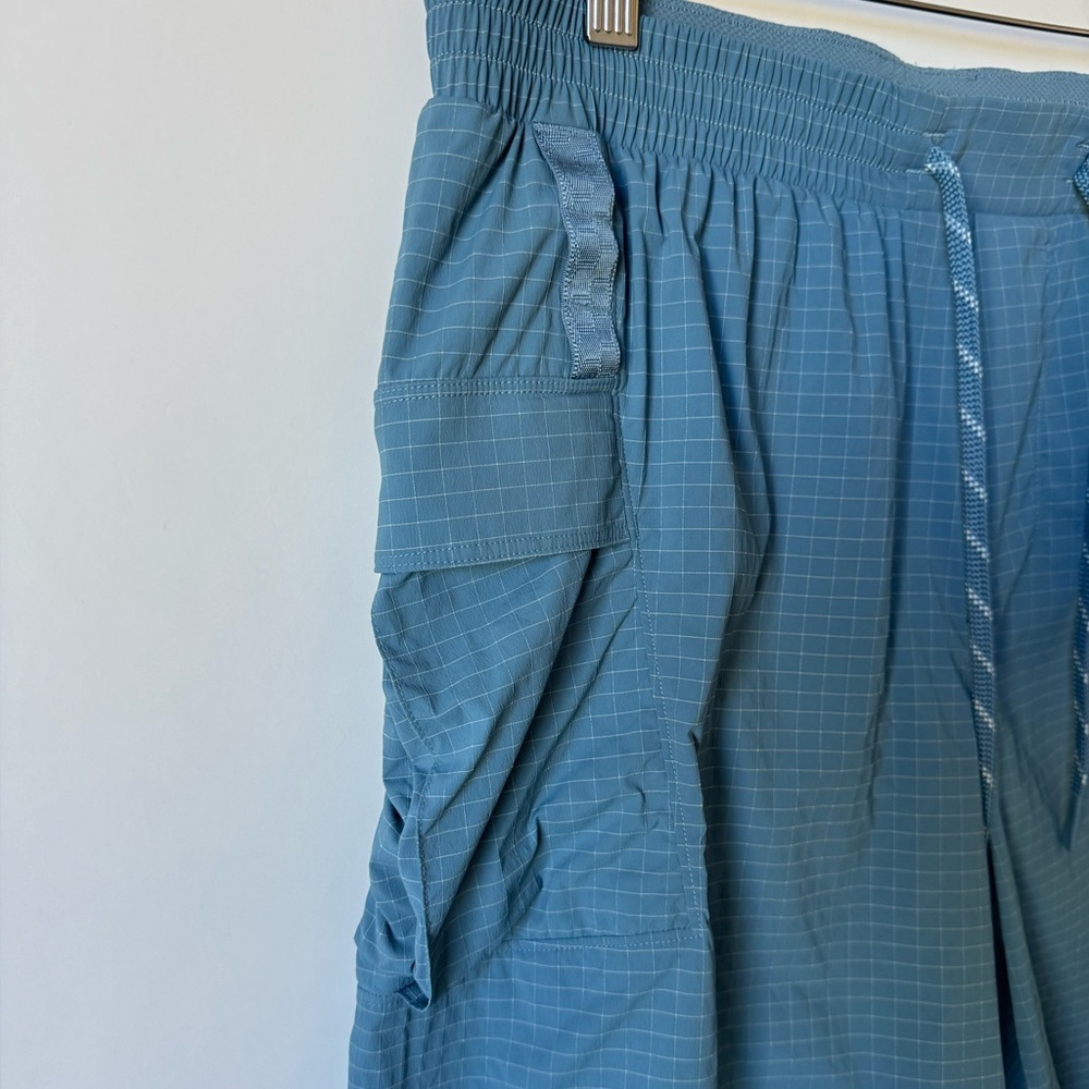 Lululemon Hike to Swim Ripstop Shorts 8” Large - Picture 4 of 10